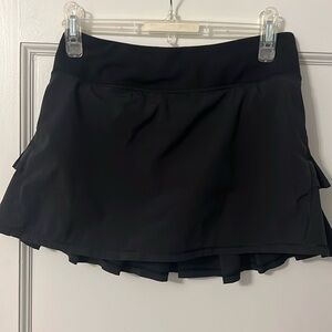 Ivivva black ruffled back athletic skirt